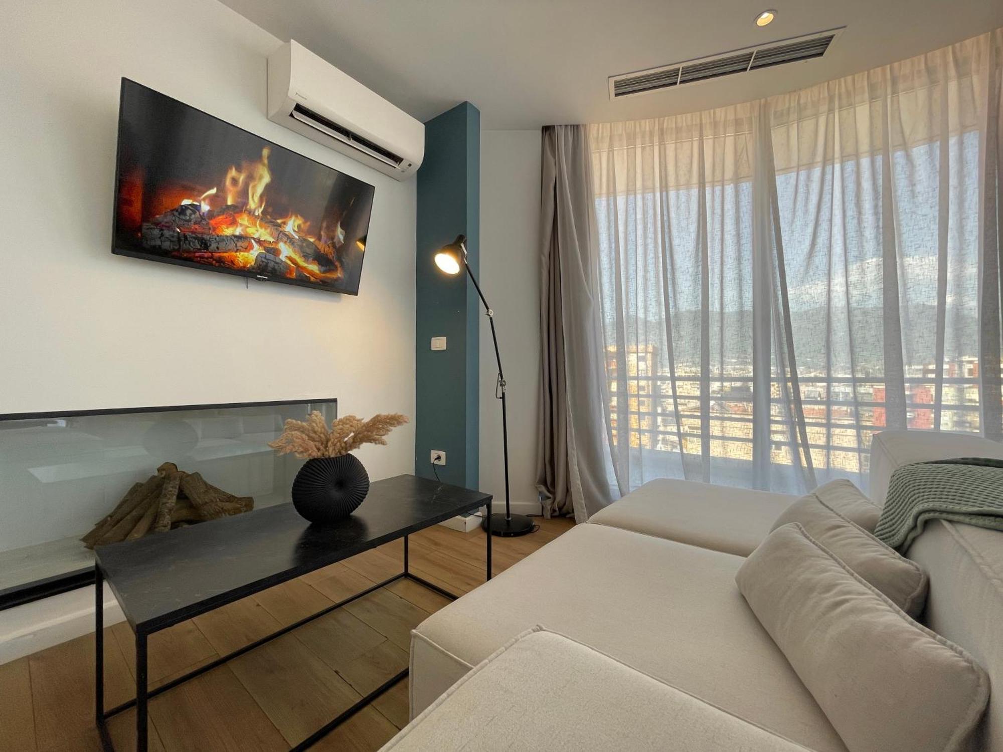 Rooftop Aparthotel Tirana